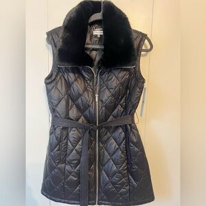 NWT Women's Black Quilted Vest with Fur Collar